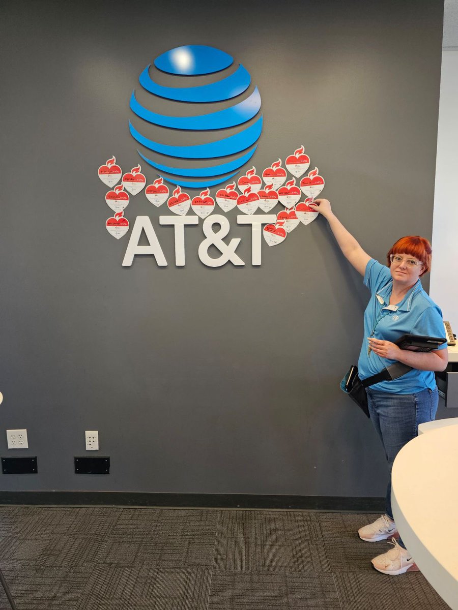 Jennifer with a $20 donation for AHA <a href="/American_Heart/">American Heart Association</a> #LifeAtATT #ATTheartsAHA
