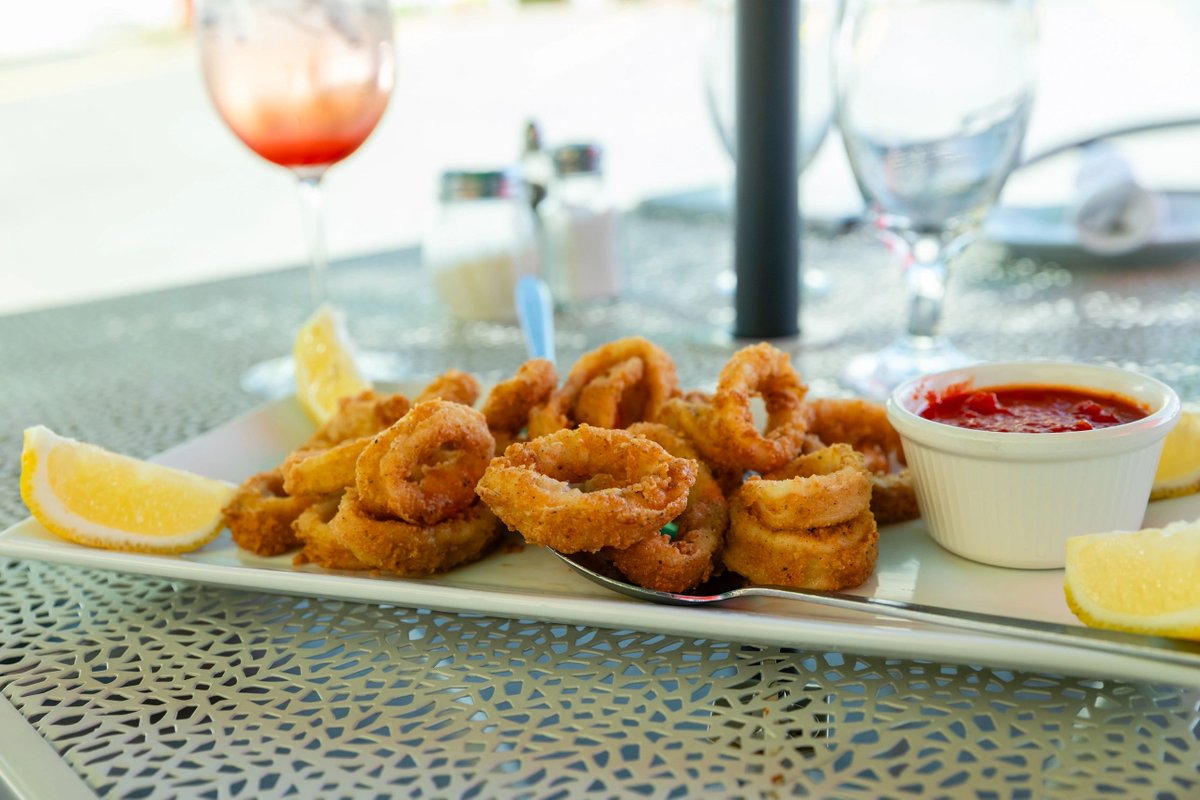 BazzarelliRest's tweet photo. Craving something other than pizza? We've got you covered with our delicious seafood linguine, calamari, &amp; penne! Check out our menu at https://t.co/Pgnr0i0UrB. https://t.co/A6qIpQ4Obf