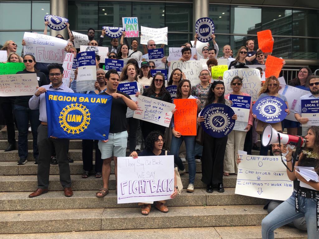 Members of the Legal Aid Society Attorney Chapter walked the picket line today across all five boroughs to demand a fair contract after almost a year of bargaining with <a href="/LegalAidNYC/">The Legal Aid Society</a> . #fairwagesstopattrition <a href="/UAW/">UAW</a> <a href="/UAWRegion9A/">UAW Region 9A</a>