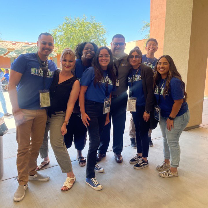 DamianVlsqz13's tweet photo. This team has made Summer Institute a memorable one! So much goofiness and learning all in a short three days. π
#TeamBCSD #TeamLongfellow https://t.co/f4KHWwQoaL