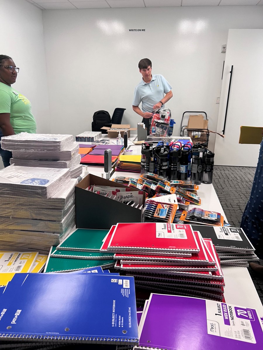 CHRIS180_Change's tweet photo. Thank you to our friends at @Accenture for their donation of backpacks, filled with new school supplies for the youth in our foster care program who are headed back to school this week! #BacktoschoolAtlanta @DeKalbSchools @apsupdate @FultonCoSchools @CCPSNews https://t.co/RRk8aayBLk