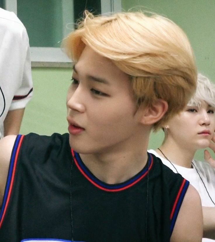 pjmsartt's tweet photo. #jikookau #aujikook 

Onde o nerd da escola aproveita uma festa fantasia para beijar o capitão do time de futebol achando que não ia dar em nada.

Ou onde o capitão do time futebol quer descobrir quem foi que o beijou na festa e pede ajuda pra pessoa mais inteligente da escola. https://t.co/tO6DmvU09D