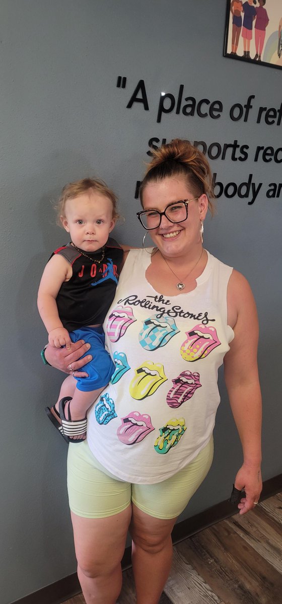 Meet Recovery Hero Kati L.
In recovery since 5/14/2023 and still going strong! 
Read her full story and other hero stories at srchope.org/category/recov…
#recoveryhero #werecovertogether #fthestigma #recoveroutloud