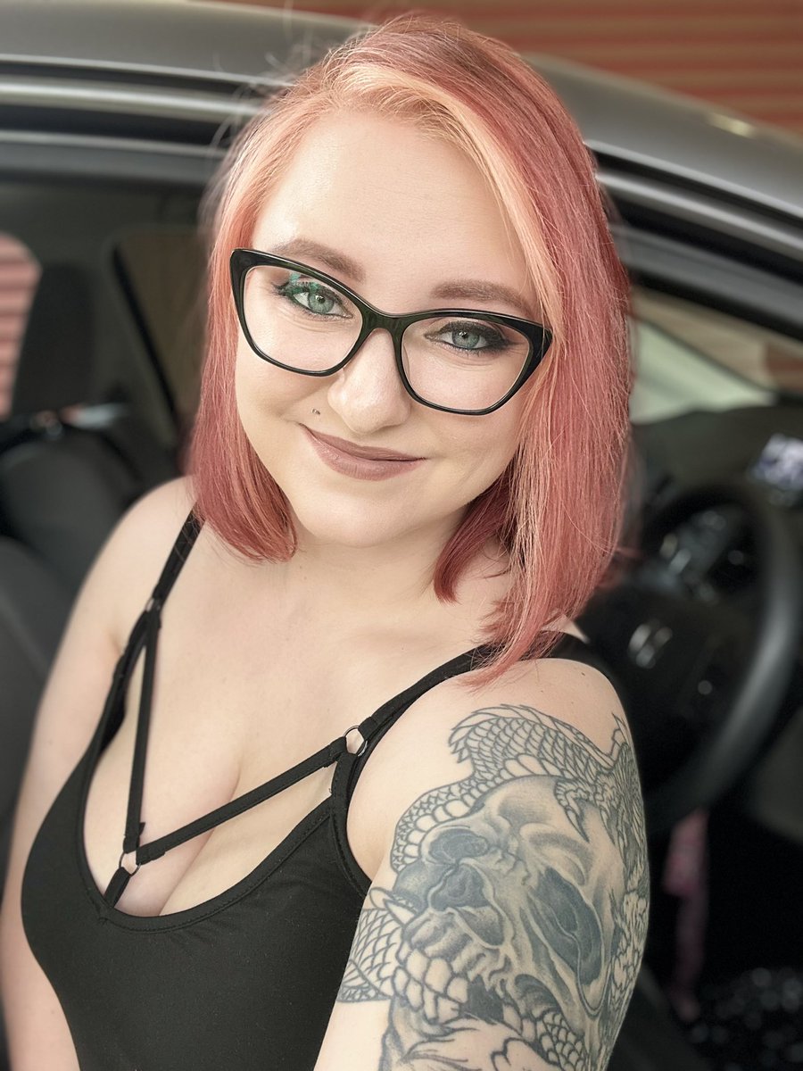 brittandgavin's tweet photo. #NewProfilePic haven’t been on here in a while! https://t.co/o60wxul6Rv