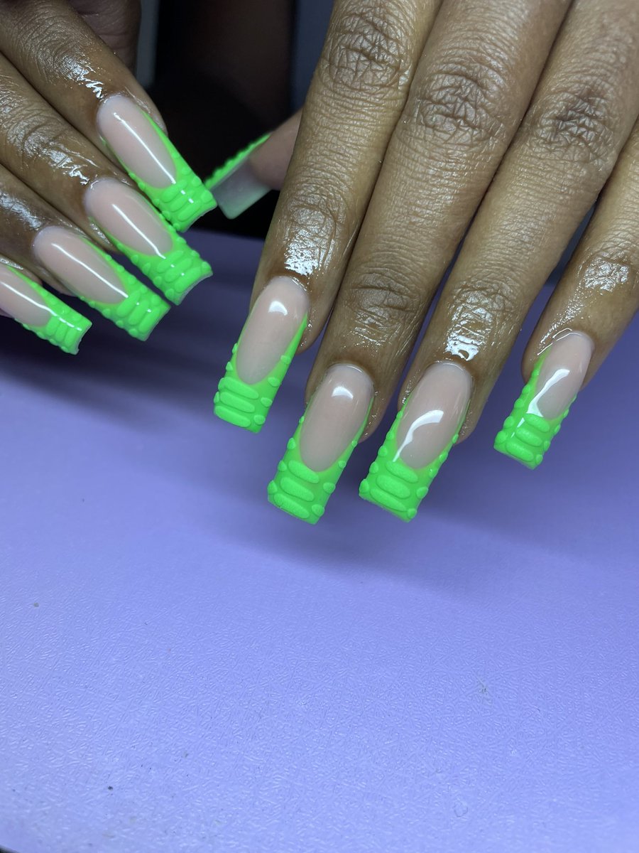 TeronaGlam's tweet image. Croc frenchies💚

@terona.glam on IG 💚

#baltimorenailtech #baltimorenails #crocnails