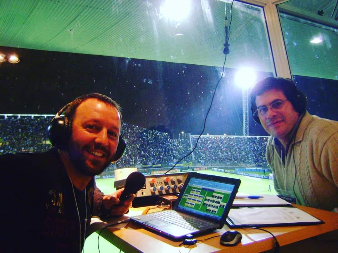 Nacional de Medellín-Racing. Seguilo en <a href="/radioaltos/">RADIO ALTOS FM 97.9</a> 97.9 de Bahía en conexión con <a href="/splendidam990/">Splendid AM 990</a>. Jueves 21 hs con los relatos de <a href="/JulioAT/">Julio Ayala Torales</a>. #CopaLibertadores2023