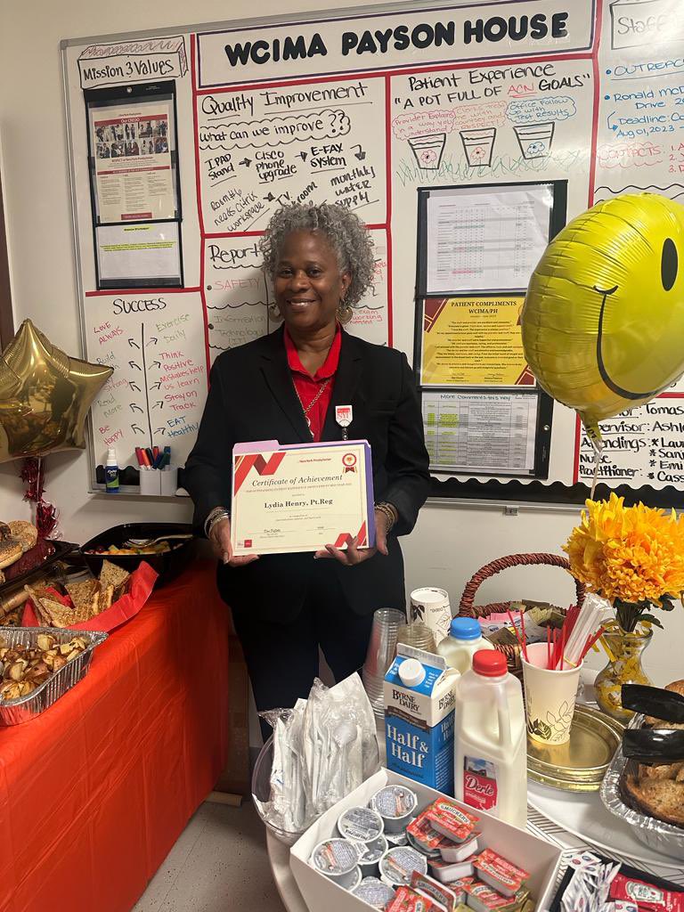 Annery_NYP's tweet photo. Thanks, Lydia, for your kindness, empathy, and compassion for our patients and colleagues! Keep shinning! 🌟🌟🌟🌟🌟❣️ #oneofakind https://t.co/z0qOxctlDH
