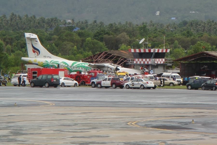 OnDisasters's tweet photo. #OTD in 2009: Bangkok Airways Flight 266, an ATR 72 with 68 aboard, crashes in Koh Samui (Thailand). Pilot was the only fatality, 4 others were seriously injured. While landing in bad weather, the airplane bounced, skidded out of control and collided with the control tower. https://t.co/MRe5NjxGwp