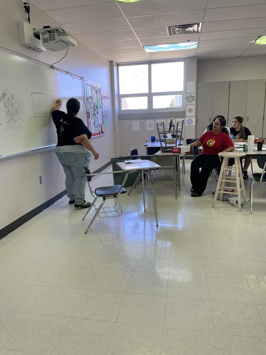 BowiePTECH tweet media