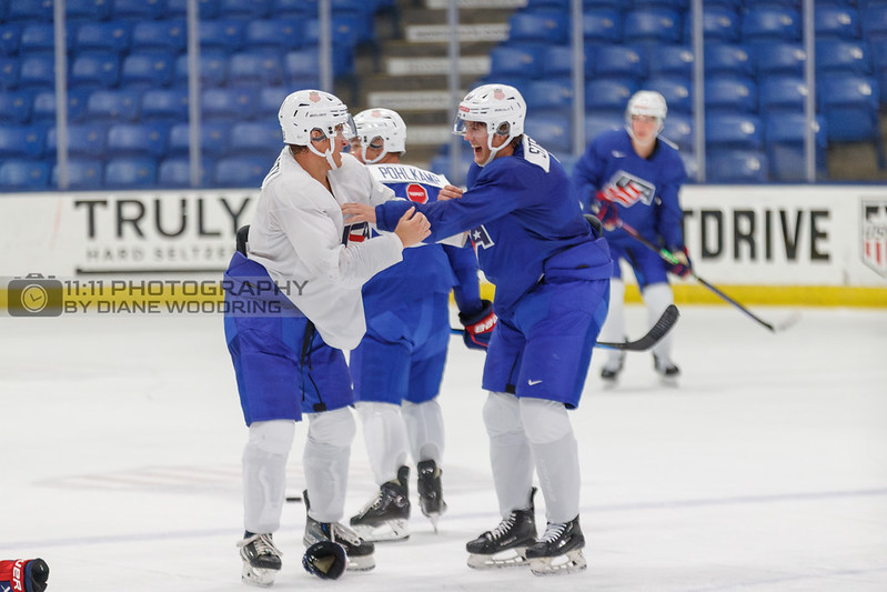 Fight club with <a href="/RutgerMcgroarty/">Rutger Mcgroarty</a> #GoJetsGo (featuring Gavin Brindley #CBJ and <a href="/charliestramel/">Charlie Stramel</a> #MNWild)  during today's World Juniors Summer Showcase <a href="/usahockey/">USA Hockey</a> practice. 👊