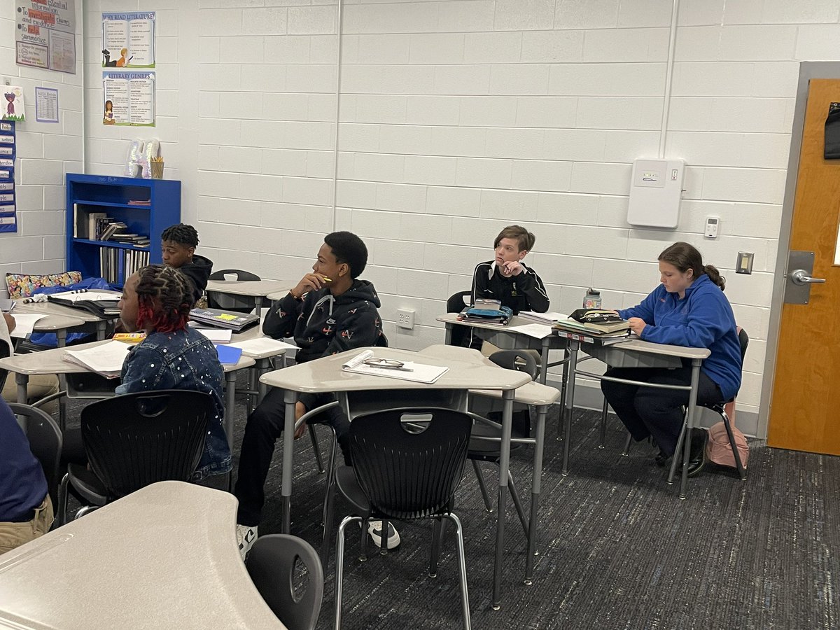 principal_dee's tweet photo. Smart teachers equal smart students!!! It’s just what we do in ELA!!!
#built4bibb 
#GreatnessHappensatMiller https://t.co/DugYUMw43Z