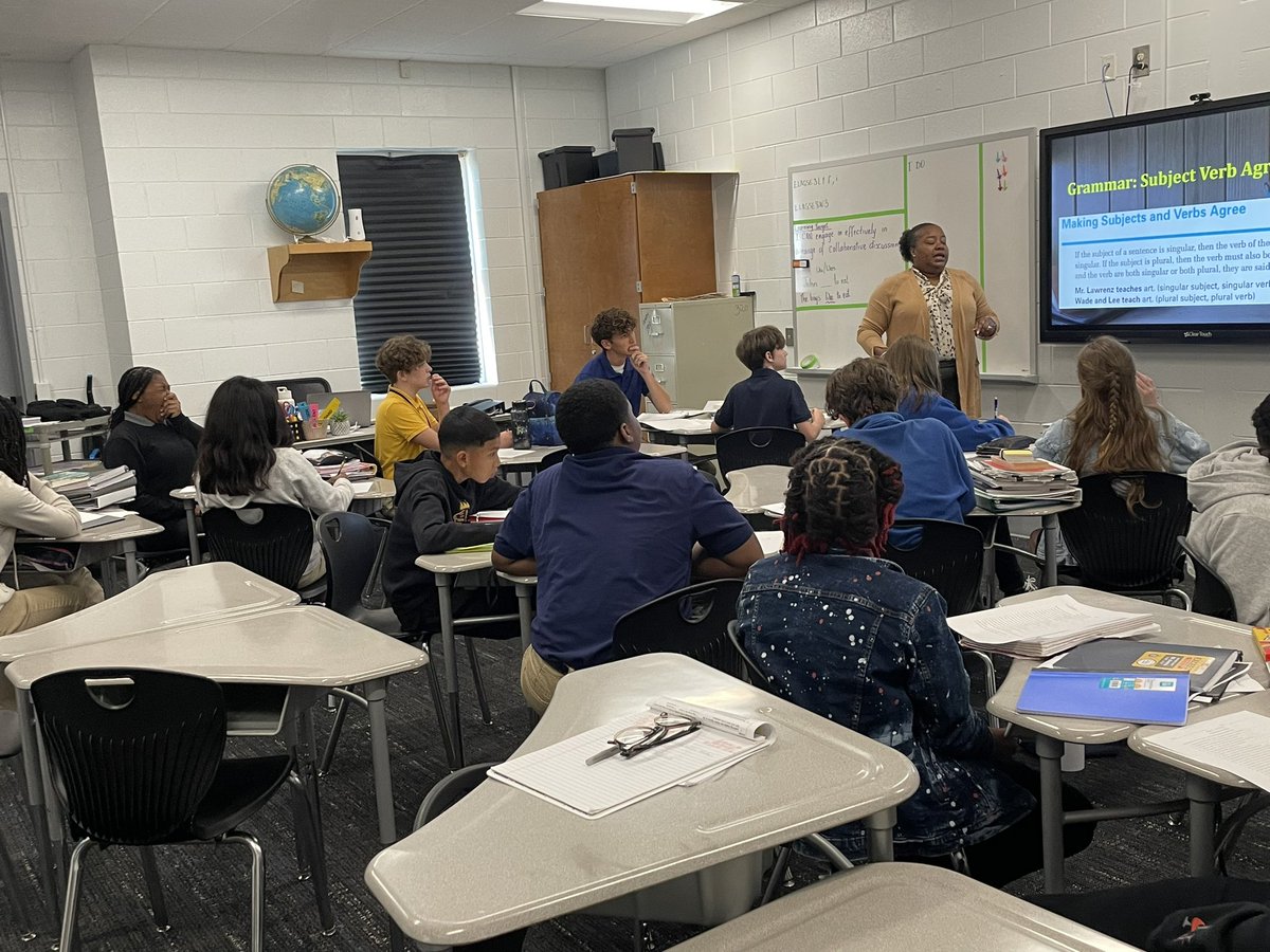 principal_dee's tweet photo. Smart teachers equal smart students!!! It’s just what we do in ELA!!!
#built4bibb 
#GreatnessHappensatMiller https://t.co/DugYUMw43Z