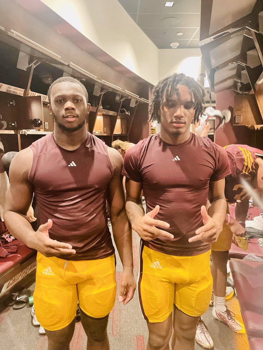 REDFORDUNION's tweet photo. Who’s Next to join the NCAA Elite Members of COLLEGE FOOTBALL CMU Approved. THE U BrotherHood is real🍿🔥💪🏽💪🏽💪🏽💯# FIRE UP CHIPS @JeremiahAlsto16 @thecoachhopshow @CMU_Football @CoachMcElwain @CoachCalley21 @REDFORDUNION @CoachD_904 @iiler_2 @yeahsmoovee https://t.co/nfvwXl8j74