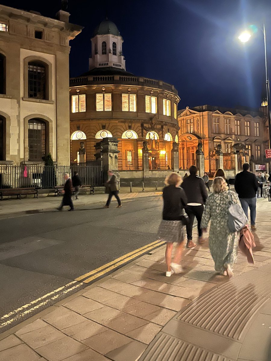 Chloe Vincent tweet media