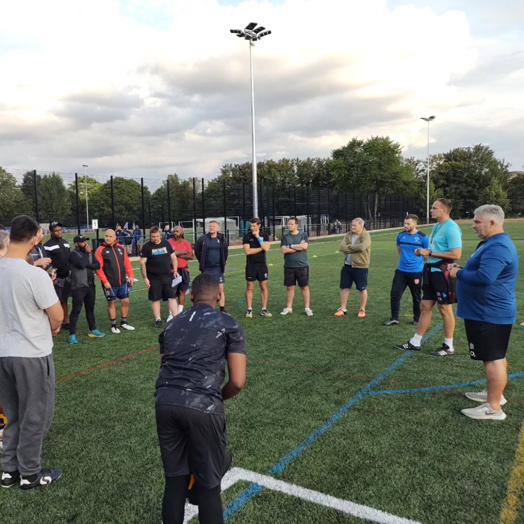 SouthwarkTigers's tweet photo. A brilliant #tacklesafe clinic 🤼 delivered by @EnglandRugby 🏴󠁧󠁢󠁥󠁮󠁧󠁿

Thanks Chris Spedding and Adrian Boyce for your valuable support.

It's been amazing seeing so many coaches from different teams coming down to the club.

This is what #rugby is all about.

The game of our life 🔥 https://t.co/z8xqxbnWJo