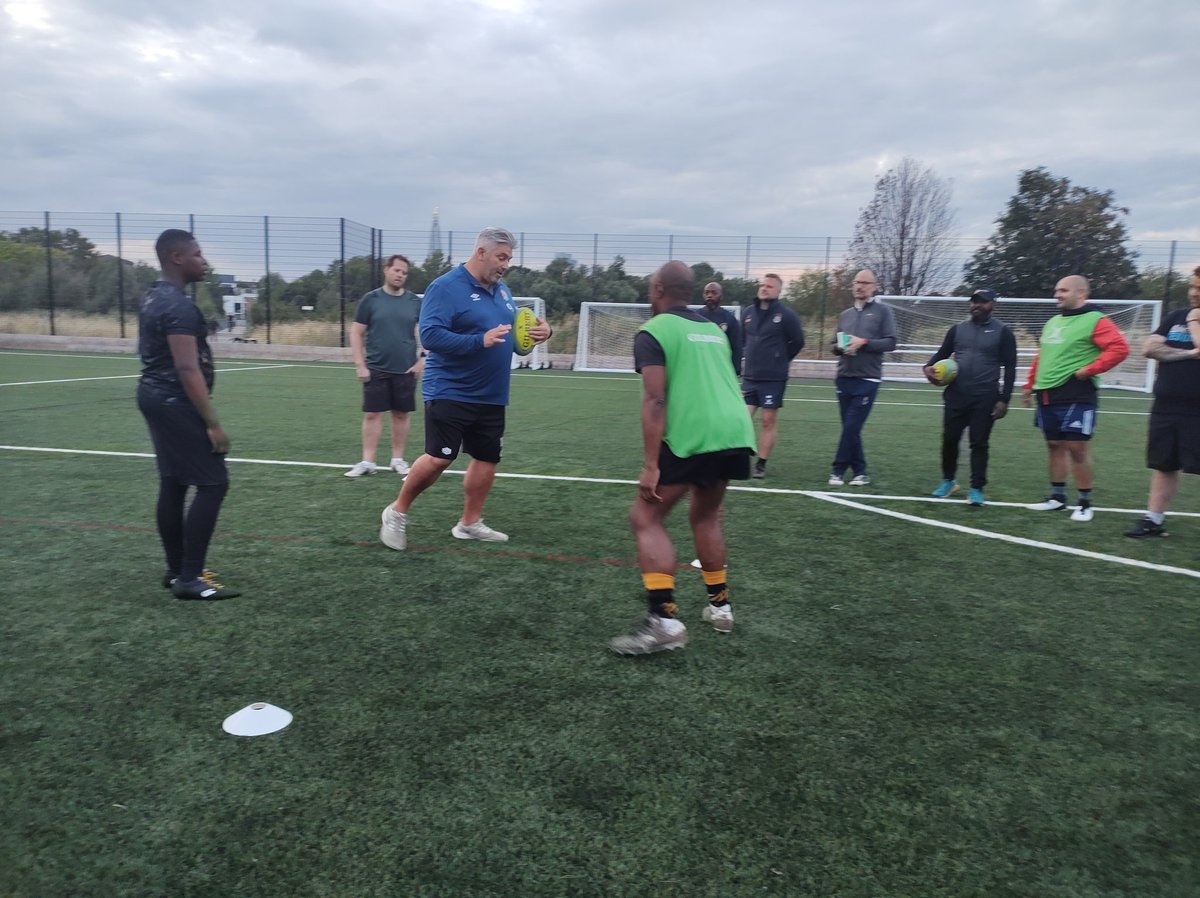 SouthwarkTigers's tweet photo. A brilliant #tacklesafe clinic 🤼 delivered by @EnglandRugby 🏴󠁧󠁢󠁥󠁮󠁧󠁿

Thanks Chris Spedding and Adrian Boyce for your valuable support.

It's been amazing seeing so many coaches from different teams coming down to the club.

This is what #rugby is all about.

The game of our life 🔥 https://t.co/z8xqxbnWJo