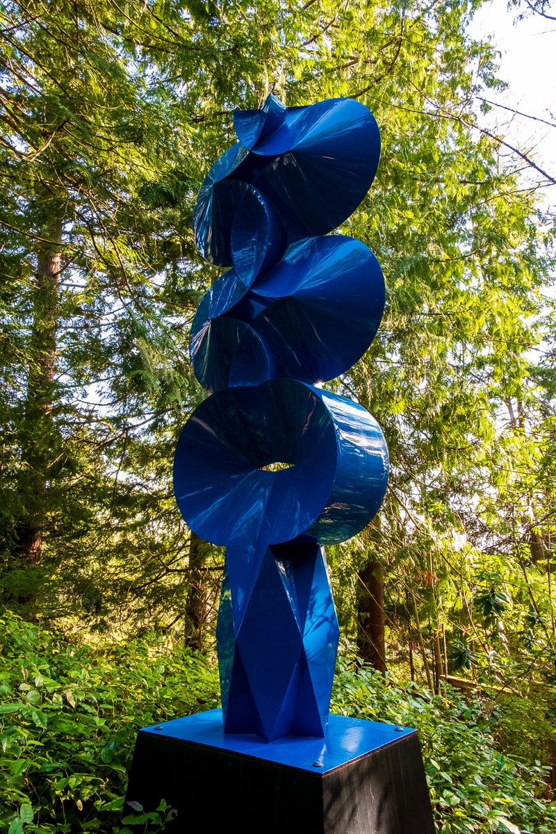This bold blue beauty captures the attention among the rhododendrons and maples filling the 2.5 acres of Big Rock Garden. Find more things to see and do in Bellingham @PlayStayEat and @WanderWithWonder. Links in bio.  

#sculpturegarden #sculpture #bellinghamexperience