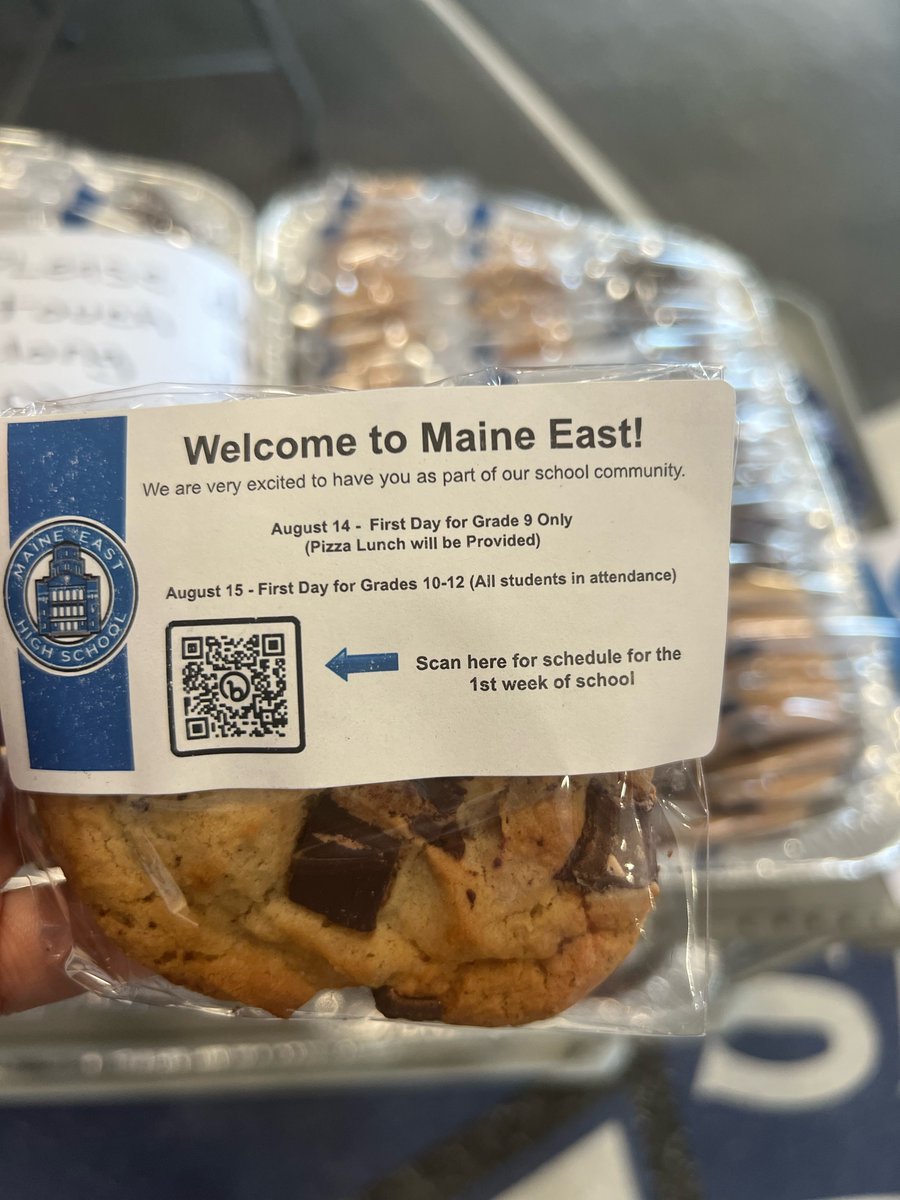 Great day sharing cookies with our community! Loved letting our students know how excited we are to see them back at school soon! <a href="/Maine_East/">Maine East HS</a> <a href="/MEHSBlueDemons/">Maine East Athletics</a>