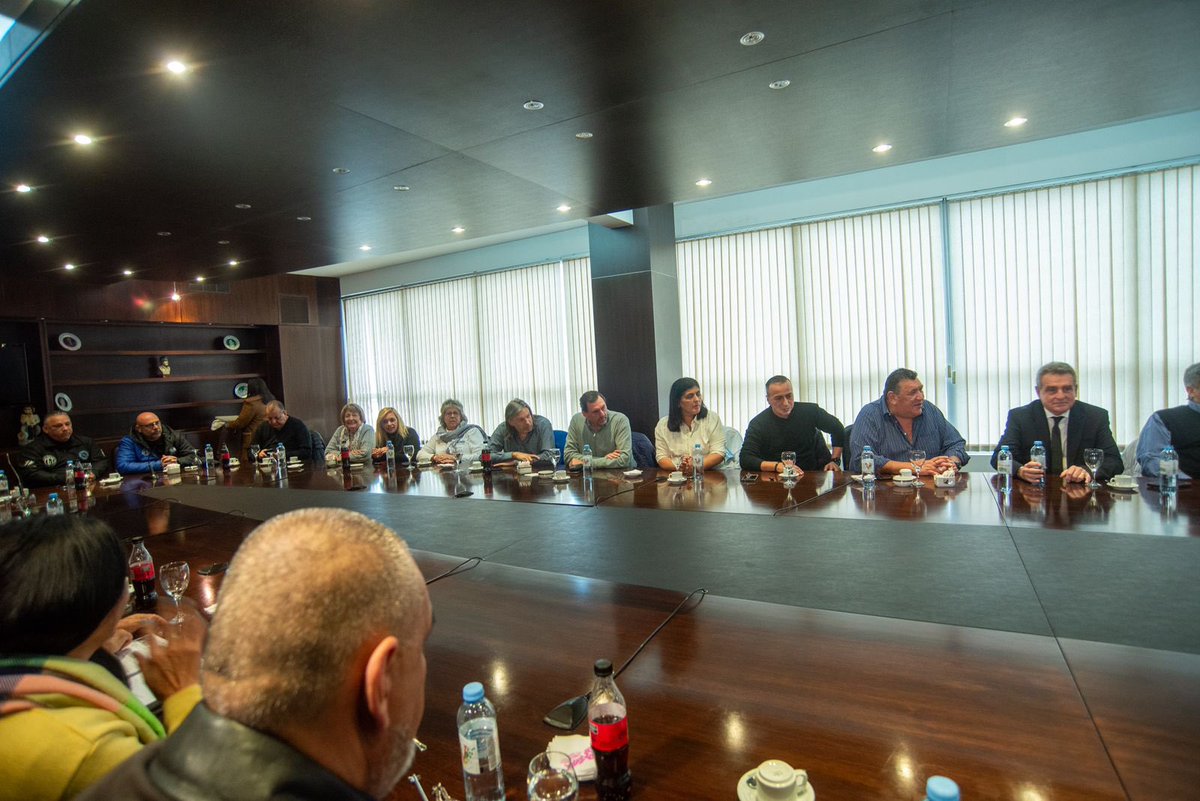 AlejandrooSalce's tweet photo. En el auditorio del Sindicato de Peones de Taxis (SPT), en el contexto de la campaña electoral de cara a las PASO, las 62 Organizaciones Gremiales Peronistas recibimos al actual Jefe de Gabinete y  precandidato a Vicepresidente por @unionxlapatria, @RossiAgustinOk . https://t.co/5kf6v5NTmI