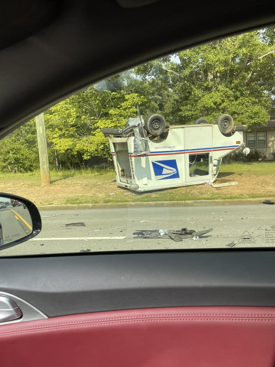 Matt__233's tweet image. @USPS my mail is running late … 
#sentit