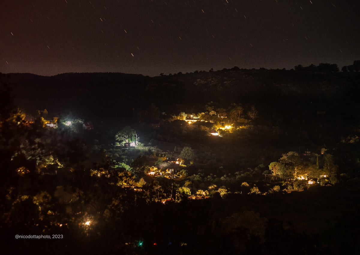 Es una pena no poder alcanzar a ver como lo hace una cámara.
youtu.be/xhE2H5hyqOw?t=…
.
#fotografianocturna #nightphotography #paisajes #noche #nocheshermosas #uruguay #naturephotography #nature #nicodottaphoto