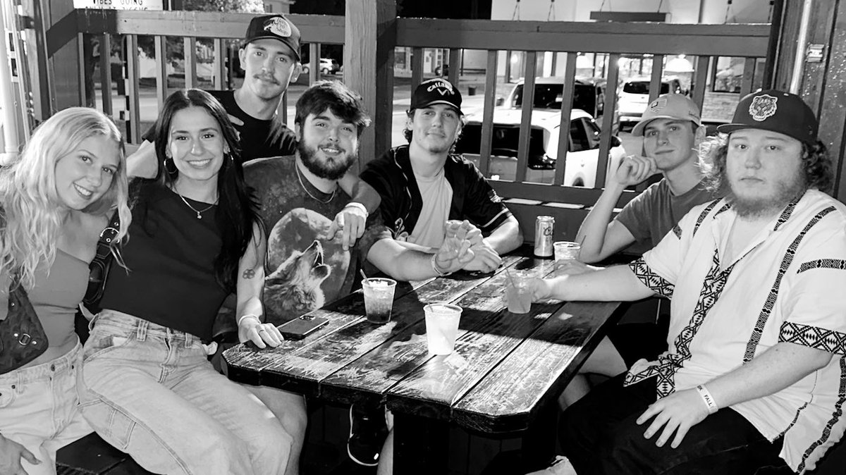 It’s Thirsty Thursday, Falcons! You know the deal😳

Doors at 9pm, come drink! 🍻😵‍💫
#RUSHZIGGYS