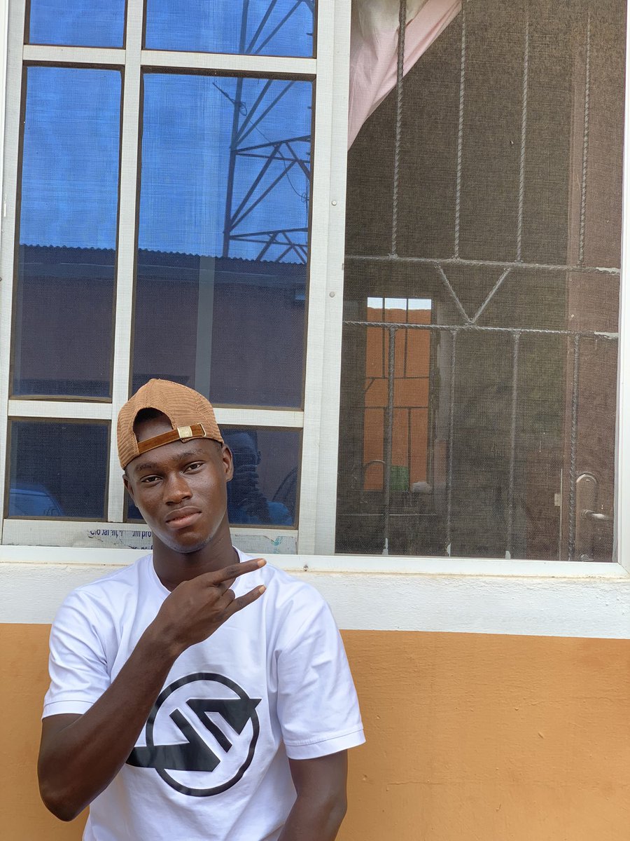 youngtecch's tweet photo. My bored 😐 face 

Deleting in 💯 years https://t.co/O0TrQn3nHD