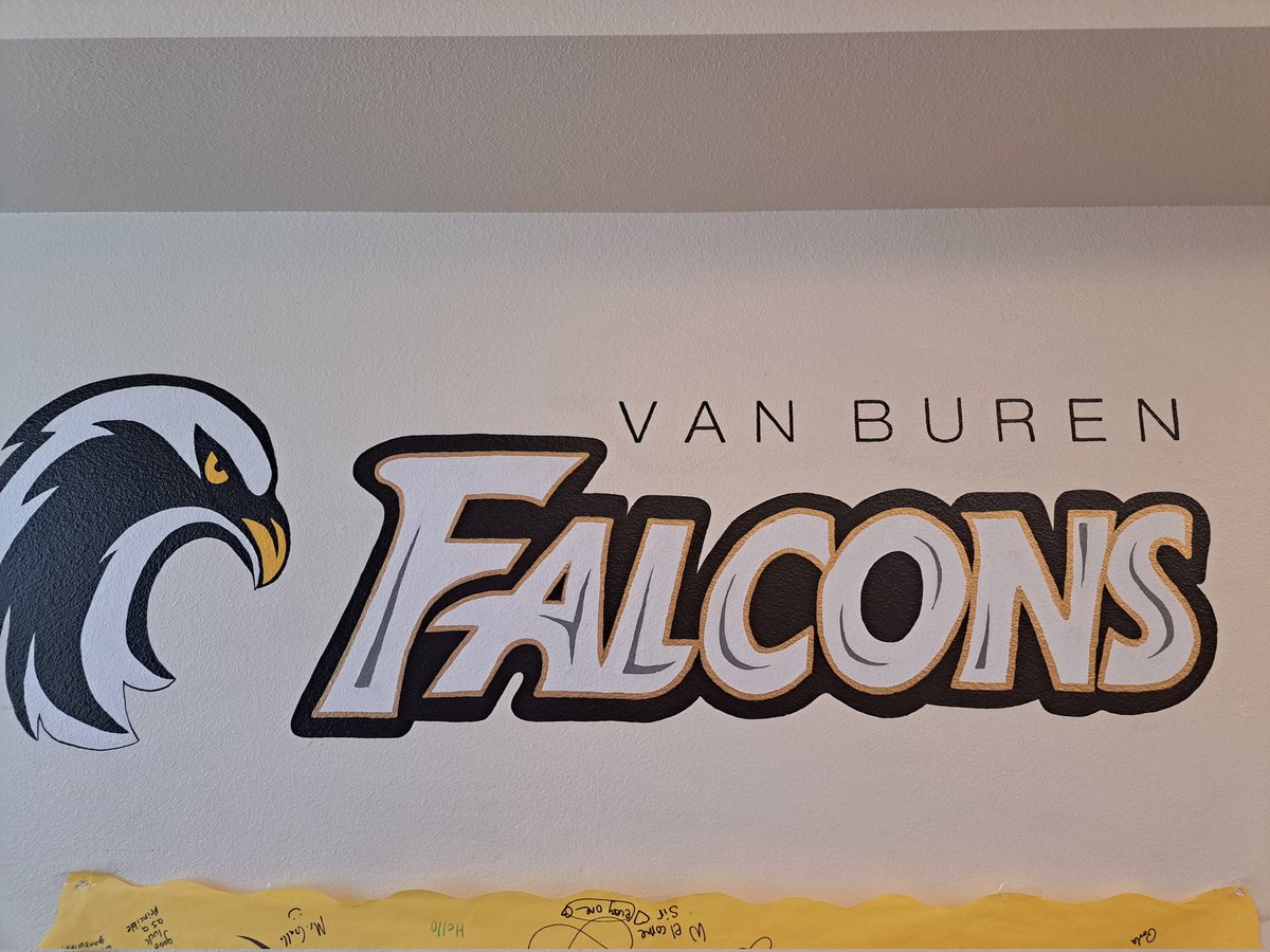 vbmsfalcons's tweet photo. @ABQschools A big thank you to Superintendent Scott Elder for stopping by and wishing our students a great year. Go Falcons! https://t.co/bFB3klBSQ2