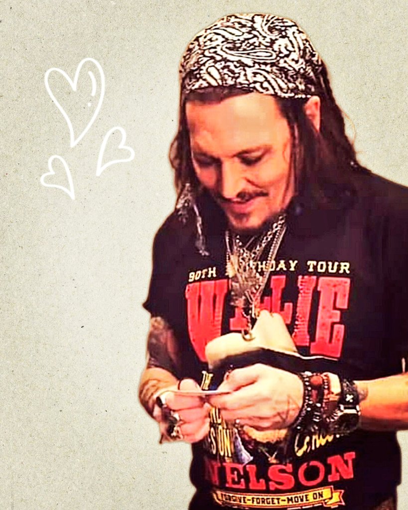 🔄 RT if you stand with Johnny Depp!  

                          💕💕💕