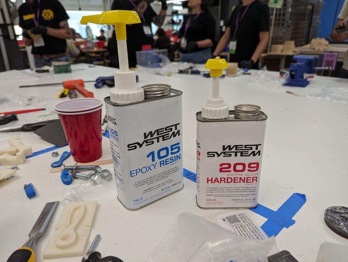 WidgetsWorkshop's tweet image. Learnin&apos; about resins #Construct3D