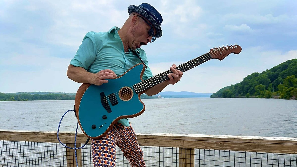 .@Luminousdash reviews new <a href="/GuitarmyOfOne/">Scott Helland Guitarmy of One</a> single 'Soylent Seafoam Green', enjoying the reverb-drenched #surfrock effort that reminds them of Dick Dale ~ tinyurl.com/guitarmy-lumin…

Preorder 'The Wave Files' LP (releasing August 18) via #Bandcamp ~ guitarmyofone.bandcamp.com/album/the-wave…