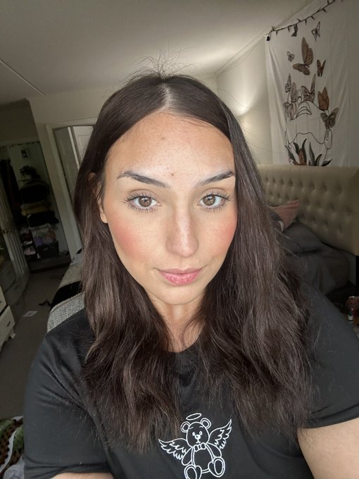 Brown 👁️ girl https://t.co/y1SDWxeA5T