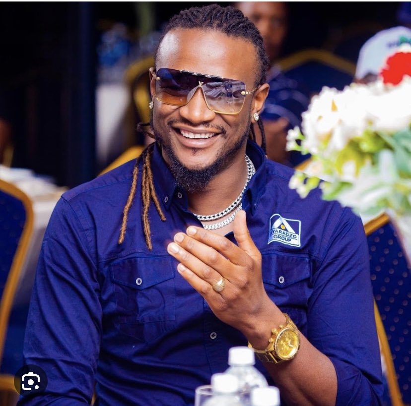 antomukuwa's tweet image. Do not compare the two,just choose one. Like for JP and Repost for Winky.