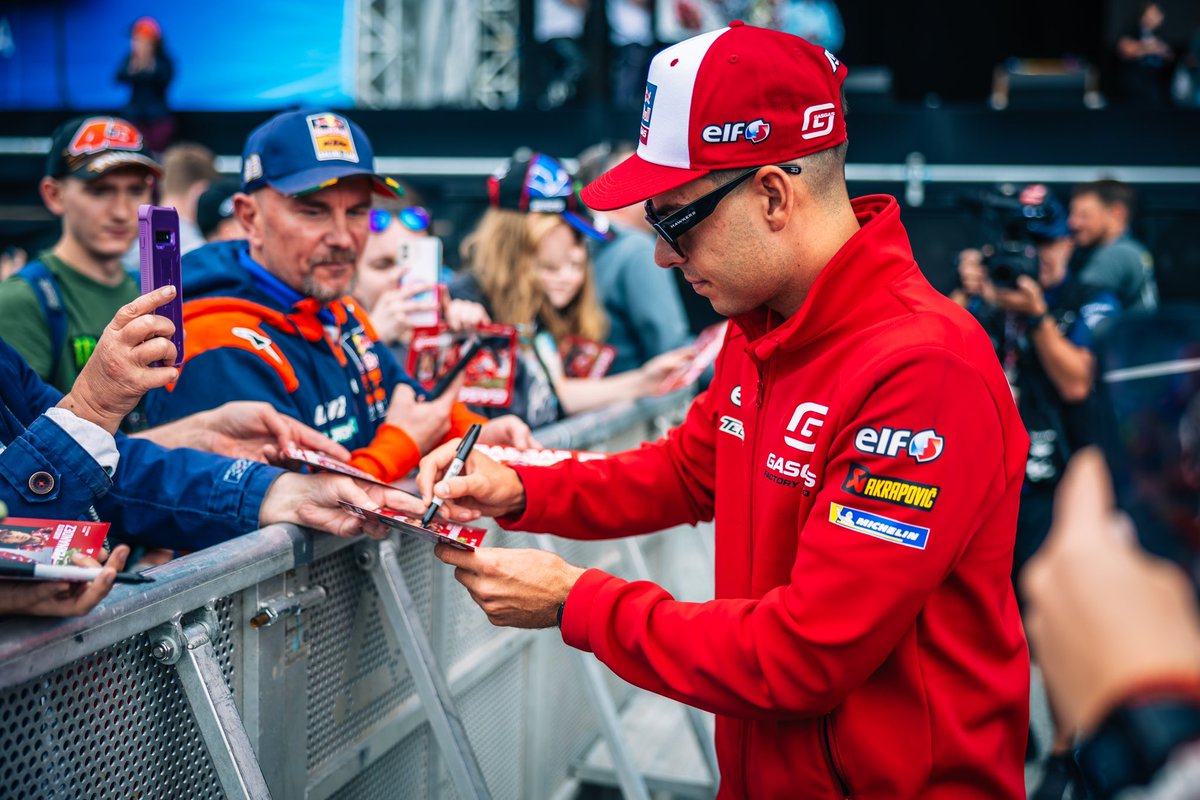 Tech3Racing's tweet image. Nice to be back for the #BritishGP 🇬🇧 after this long summer break! 
We are looking forward to start the action tomorrow! 👊🏼❤️ 

#GASGASFactoryRacingTech3 #MotoGP #Pol44 #AF37