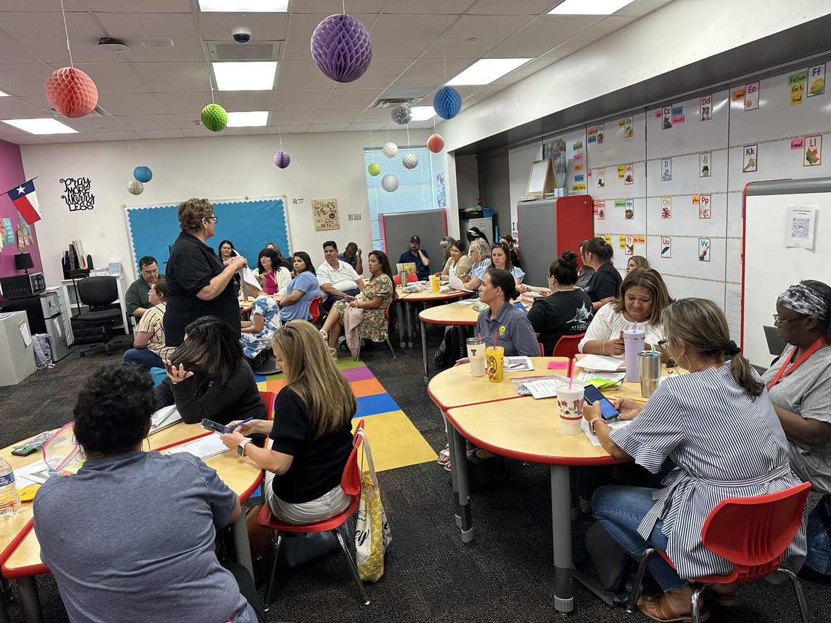 MZuniga08's tweet photo. Loved supporting my teammate and learning from her at her jam packed elementary Elevate writing sessions! She is one of MISDs best! @JPayneMISD #MISDproud https://t.co/C85QXWcM9I