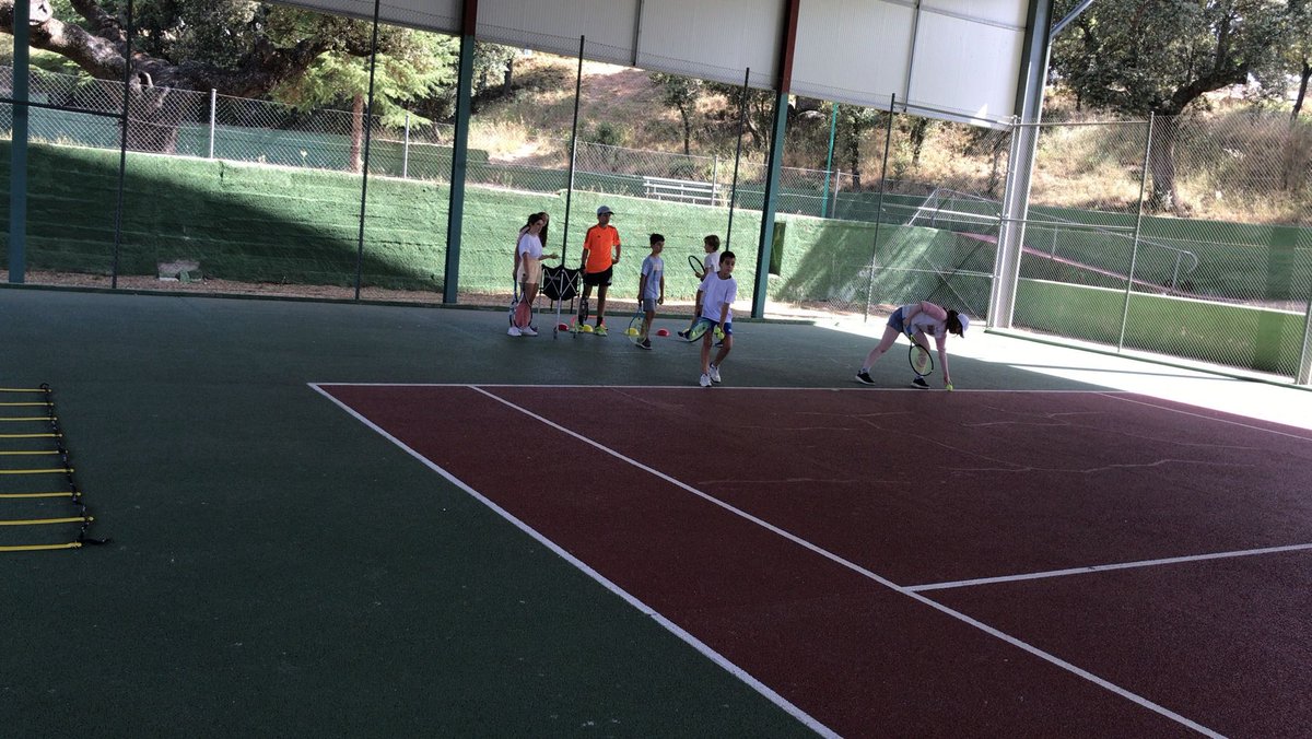 CTparamera's tweet photo. 🎾El II Campus de Tenis Verano 2023, organizado por el CT Paramera, cierra el mes de julio con una participación que supera el medio centenar de inscritos 

https://t.co/0kzTtNDpta https://t.co/bk5ofFADPi