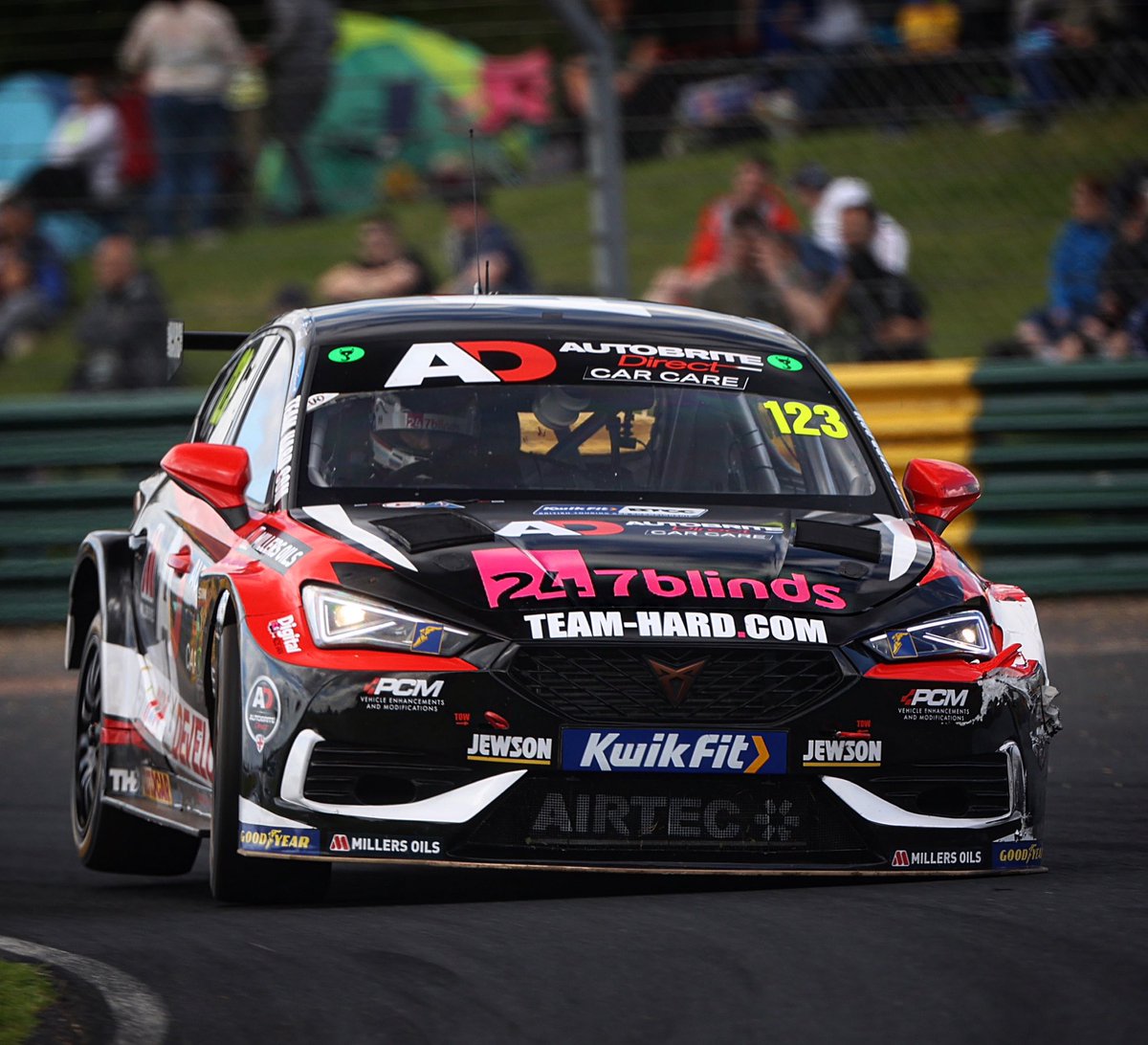 ‼️GIVEAWAY‼️ WIN two BTCC race day tickets and a personal garage tour to a round of your choice this year with <a href="/247Blinds/">247 Blinds</a> 😄 Just RT and like this post to enter and make sure you’re following <a href="/247Blinds/">247 Blinds</a> . I’ll choose a winner live this Sunday at 8pm on my DLR TV YT channel.🙌🏼🏁😄