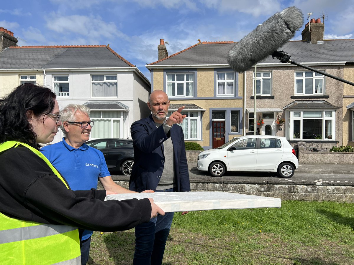 jasonmohammad's tweet photo. With poise like this - only a question of time before @bbceastenders come calling. 

Enjoyed another acting cameo today. 

Drama producers - gimme a call. 

“Get outa my pub!” 

“You talkin a me?” 

I got all the lines 😂 https://t.co/N8geB31Lsd