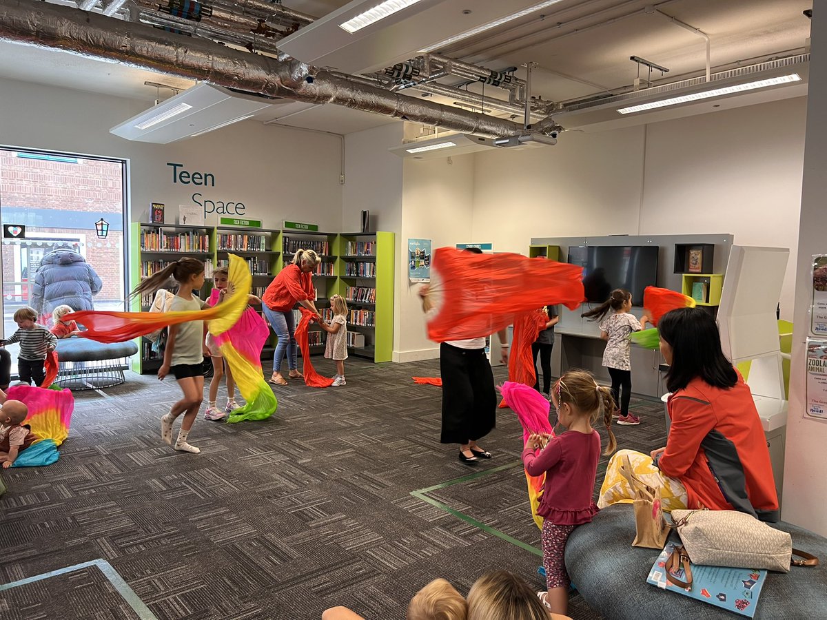 greenwich_clib's tweet photo. "🎉📚 Amazing start to summer events at the library today! Sinman's performance, Chinese dance, and captivating story time delighted the children. Stay tuned for more fun-filled activities! #SummerLibraryEvents @GreenwichLibs @Royal_Greenwich @Better_UK #LoveLibraries https://t.co/3WMdQwmUHb