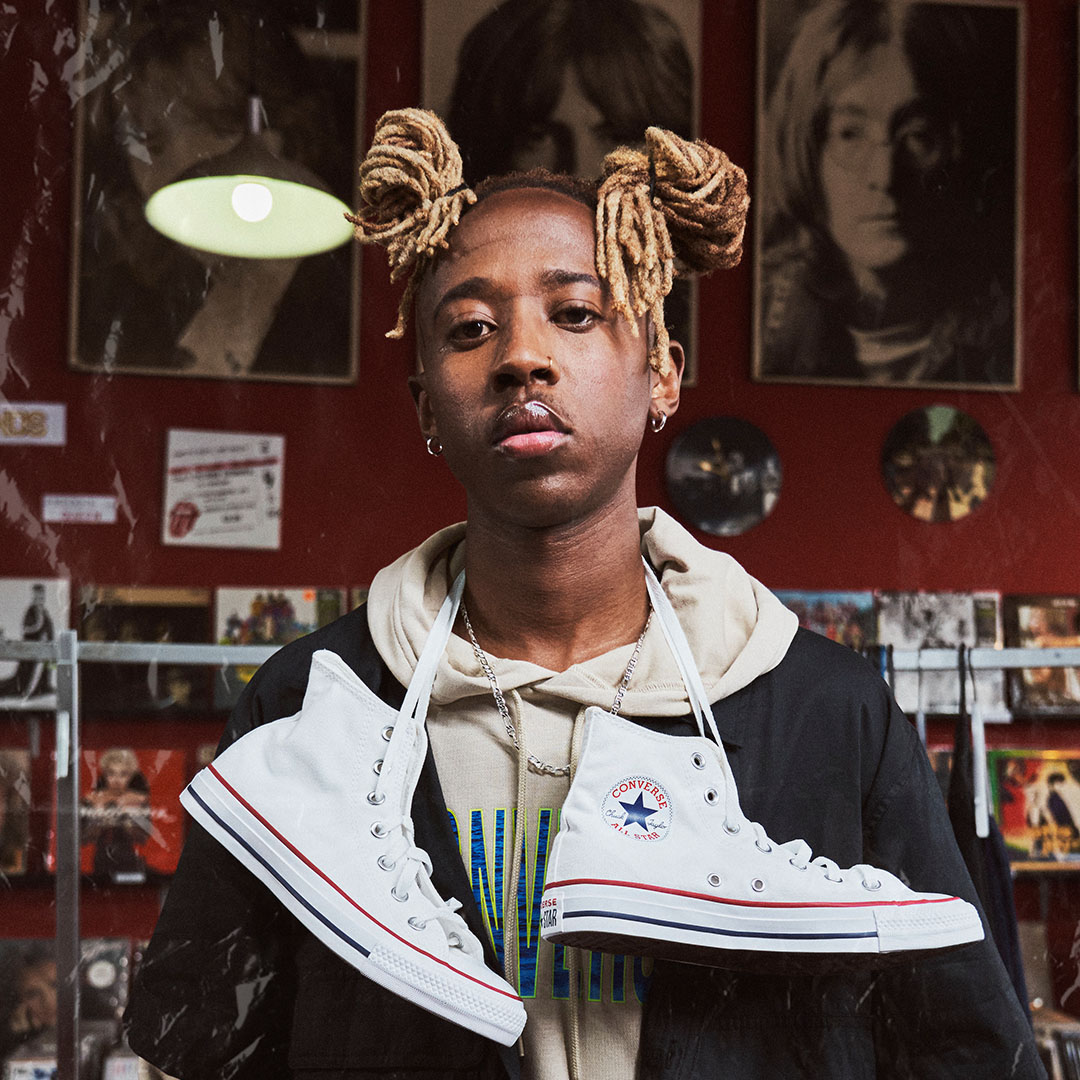 sportsceneSA's tweet photo. Whether he’s rapping, singing or producing, CPT’s, Ukhanyo is kitted out & ready to storm.
Shop Ukhanyo’s Converse look in the sportscene #HouseOfBrands in all stores & online on Bash: https://t.co/XCtQcPeFUN
#RecordStoreVibes #StreetwearFinds #Houseofbrands https://t.co/zv8FJ2sQ7X