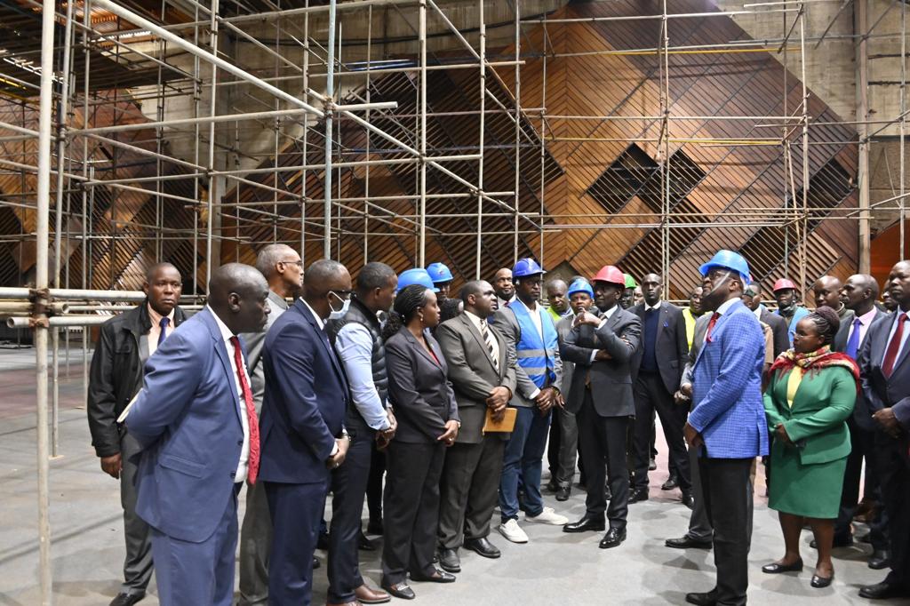 OleItumbi's tweet photo. President @WilliamsRuto inspects the ongoing renovation of KICC.
KICC is preparing to host the Africa Climate Change in September
#SystemYaFacts
#GOKInteracts https://t.co/jb8p0YaFR0