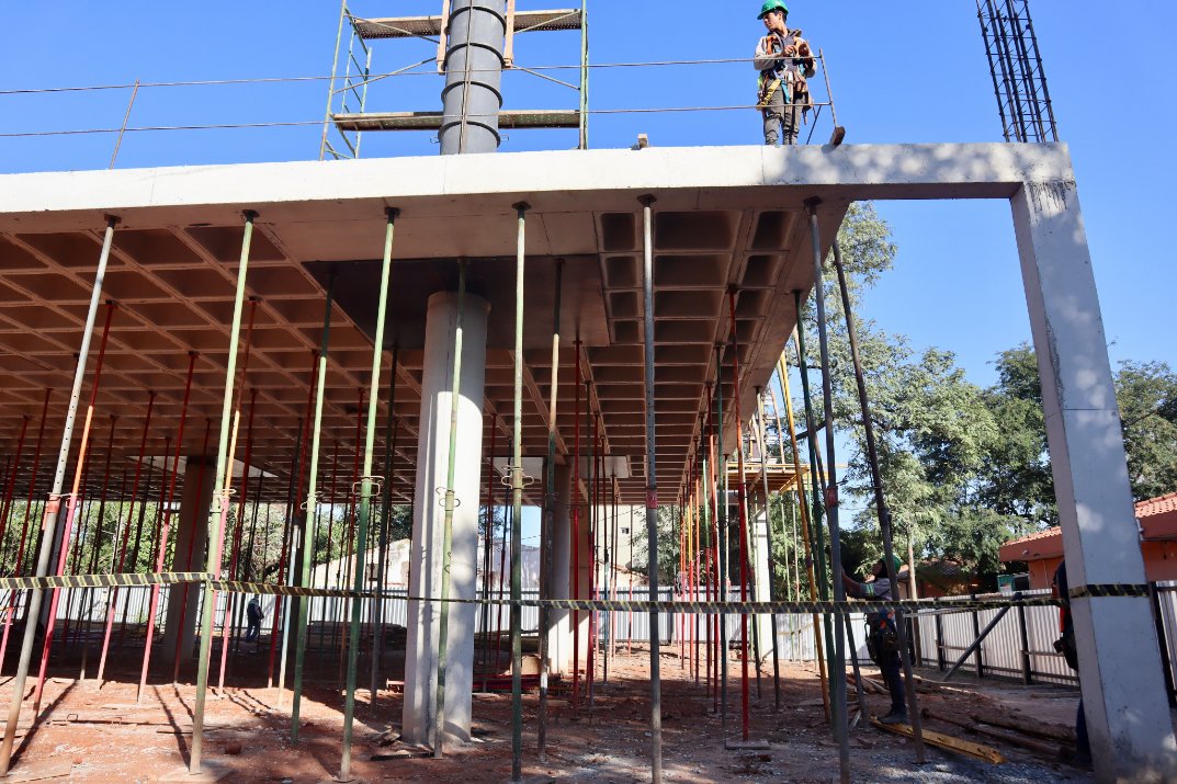 🙌🏼 ¡Así avanza la construcción de la futura sede del MADES en el marco de #ParaguayMásVerde! ♻️🌱

➡️ El proyecto del nuevo edificio del <a href="/mambiente_py/">Ministerio del Ambiente y Desarrollo Sostenible Py</a> creará un espacio en donde se mejorarán las condiciones para una gestión más moderna y eficiente, bajo criterios de
