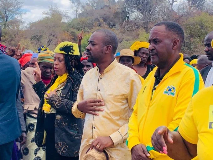 CandiceChihota's tweet image. The CCC celebrates the Supreme Court ruling, granting its 12 MPs the opportunity to contest! 🙌 Despite labelling the courts as &quot;captured,&quot;: Can we take Chamisa seriously? 🤔 #SupremeCourtRuling #JusticePrevails #PoliticalDynamics