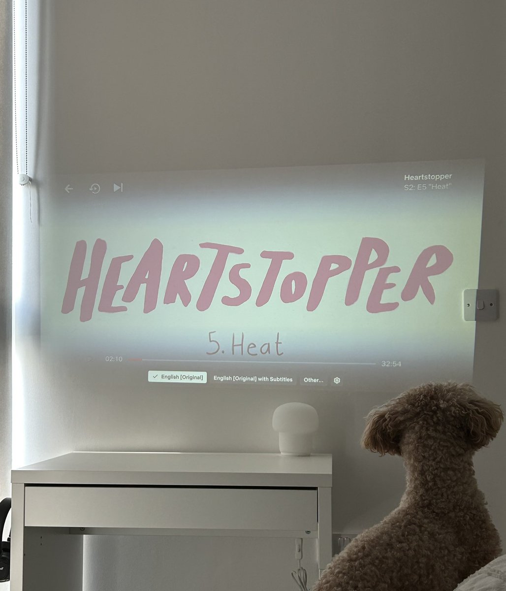 Happy #HeartstopperSeason2 day 💕🍁🍃 (yes we are binging it hehe)