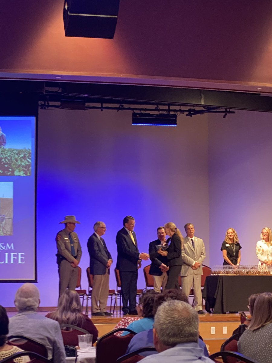 I  am honored to work with Carla Naylor who received a #Texans Caring for Texans award along with many other <a href="/TexasState/">Texas</a> employees who do so much for the citizens of Texas. Thank you, Carla, for all you do to serve Texas agriculture! <a href="/AgriLife/">Texas A&M AgriLife</a> <a href="/txresearch/">Texas A&M AgriLife Research</a> <a href="/carlanylor/">Carla Naylor</a> <a href="/kheflinTxAg/">Kevin Heflin</a>