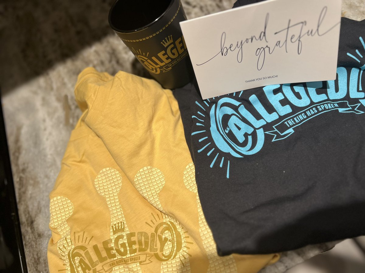 akb369's tweet photo. Not only is @thecarlosking_  theee best interviewer, can get we get into the fast FREE shipping &amp; personalized cards! Next you need to offer classes on how to run merch 🤭 https://t.co/BUeJrwBXYg