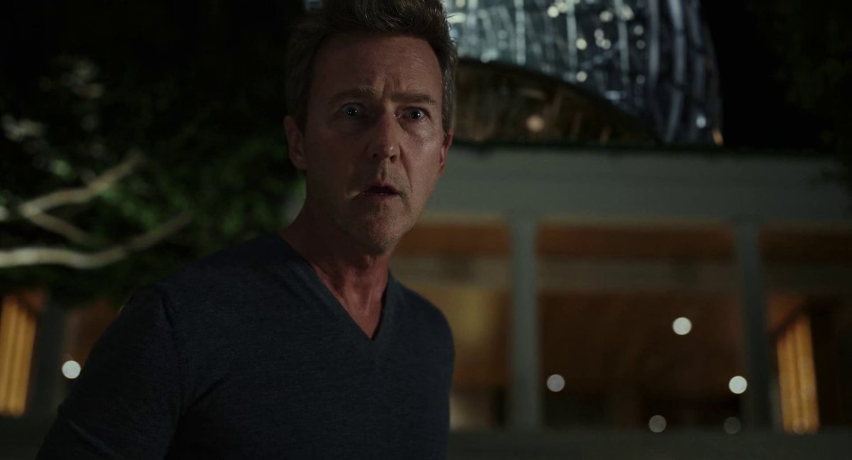 Glass Onion Minute tweet media