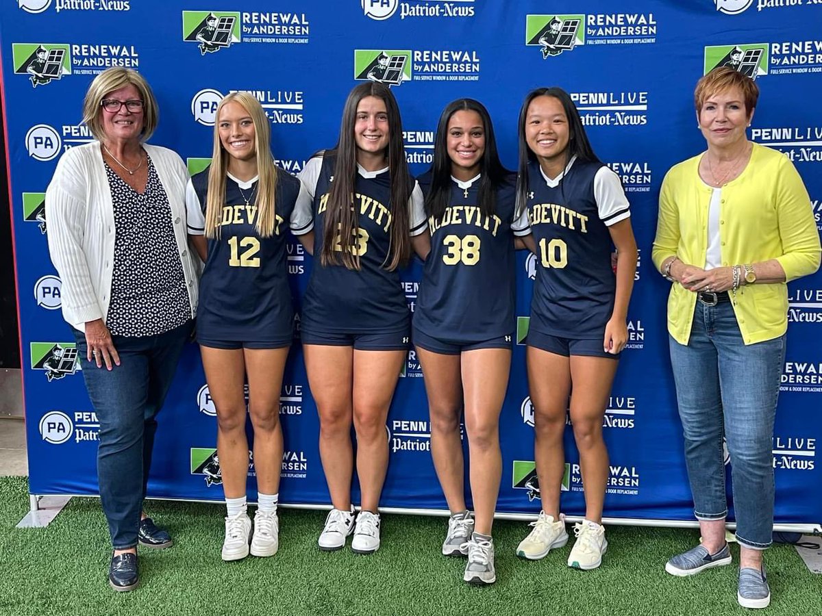 RenewalPa's tweet photo. 🏑⚽️Field hockey & soccer players were in the spotlight today at @PennLive Media Days. It was great meeting many of these outstanding HS athletes & coaches. We love supporting this fun celebration for the upcoming season. Good luck everyone!
#PLMedia #givingback #RenewalCares https://t.co/N5aORwPJDX