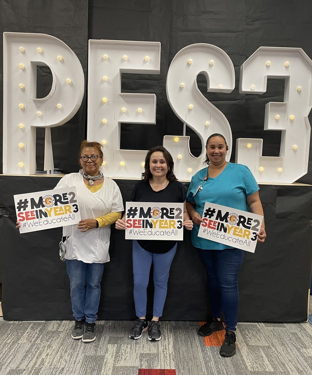 So excited for this year!! ❤️🦦#more2seeinyear3 
#otterlyawesome