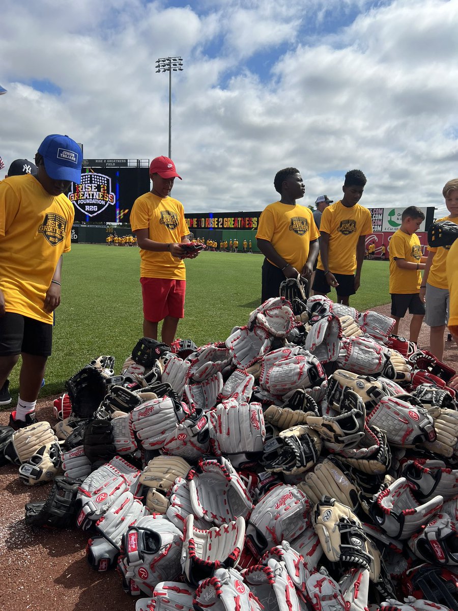 Rise 2 Greatness Foundation tweet media